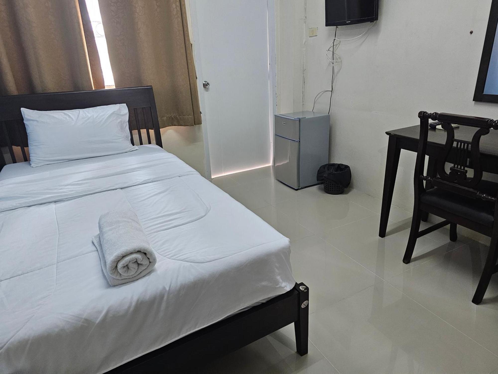 RedDoorz SI FAH at Bangsaen Hotel Ban Rong Khoei Zewnętrze zdjęcie