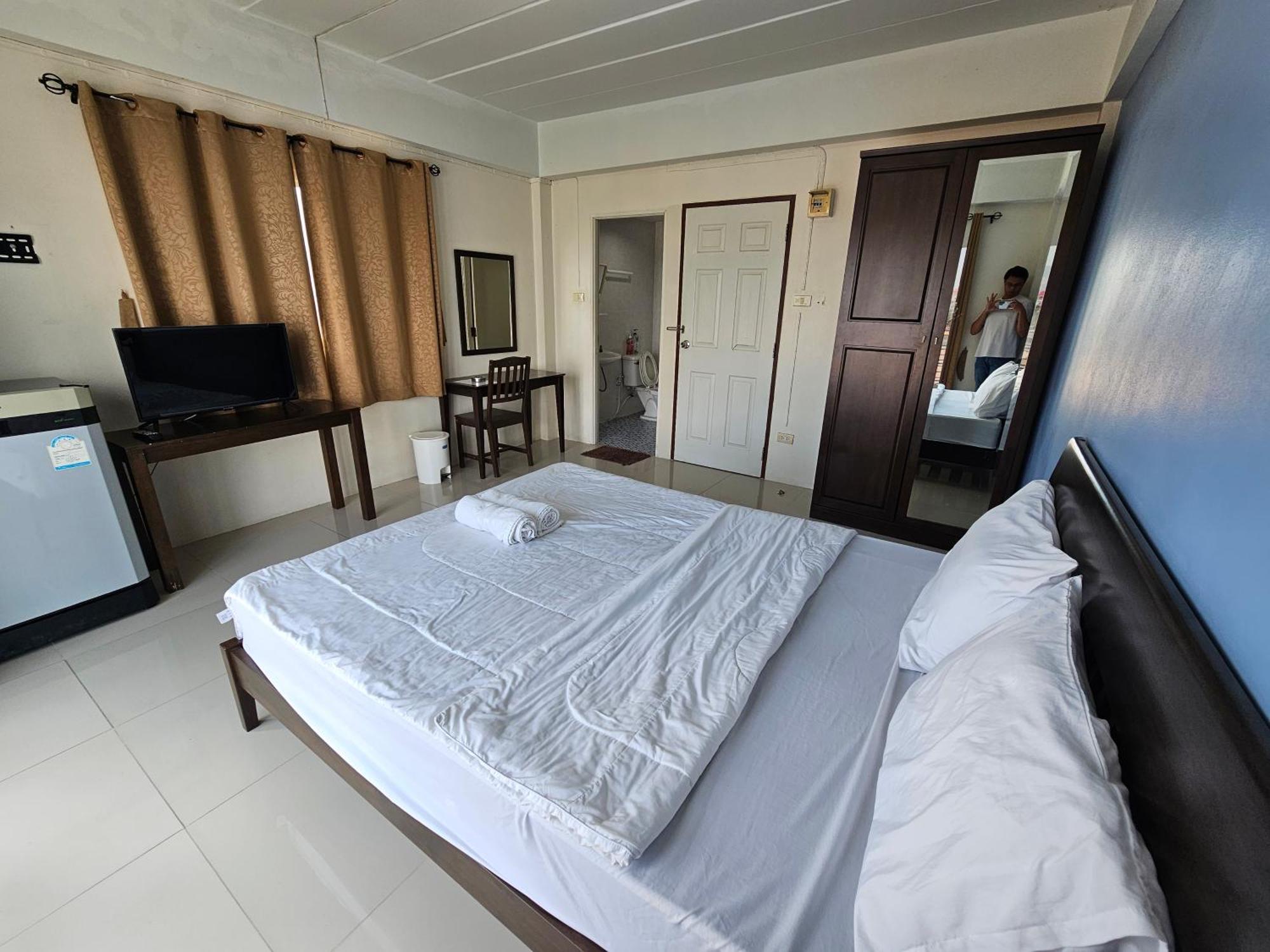 RedDoorz SI FAH at Bangsaen Hotel Ban Rong Khoei Zewnętrze zdjęcie