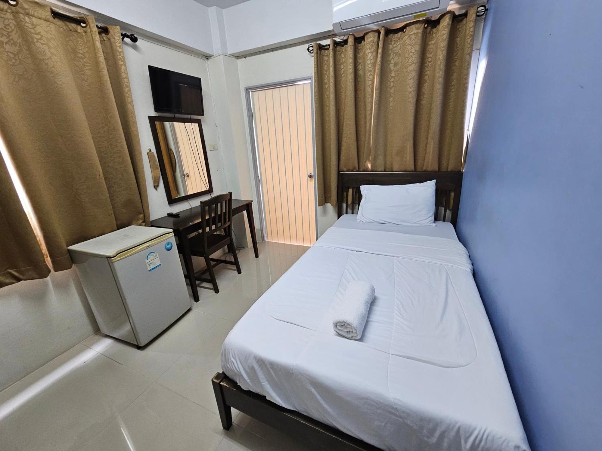 RedDoorz SI FAH at Bangsaen Hotel Ban Rong Khoei Zewnętrze zdjęcie